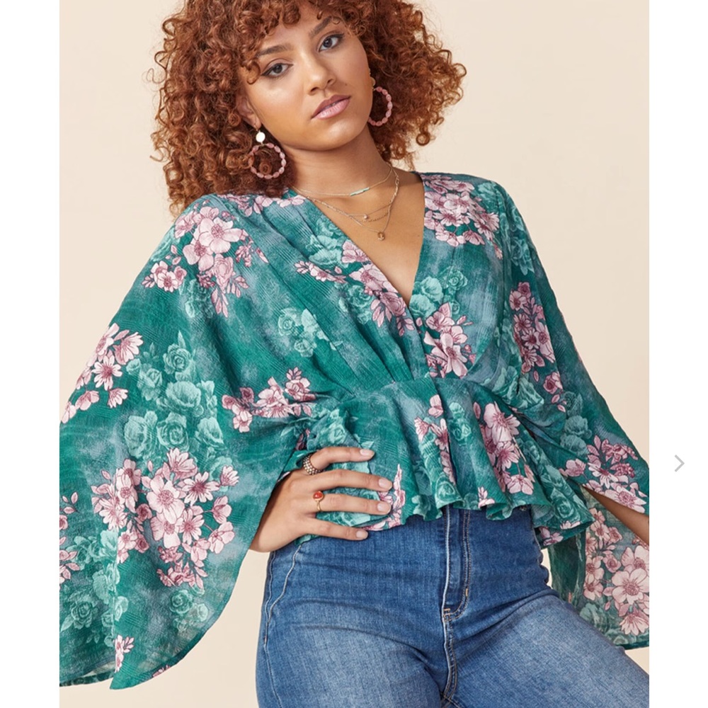 Francesca’s Janice Floral Kimono Blouse